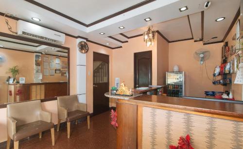 J and T Jamich Suites by RedDoorz 2*