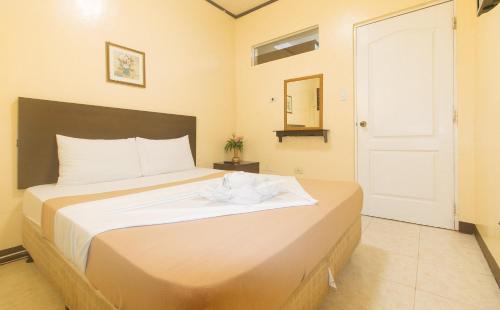 J and T Jamich Suites by RedDoorz 2*