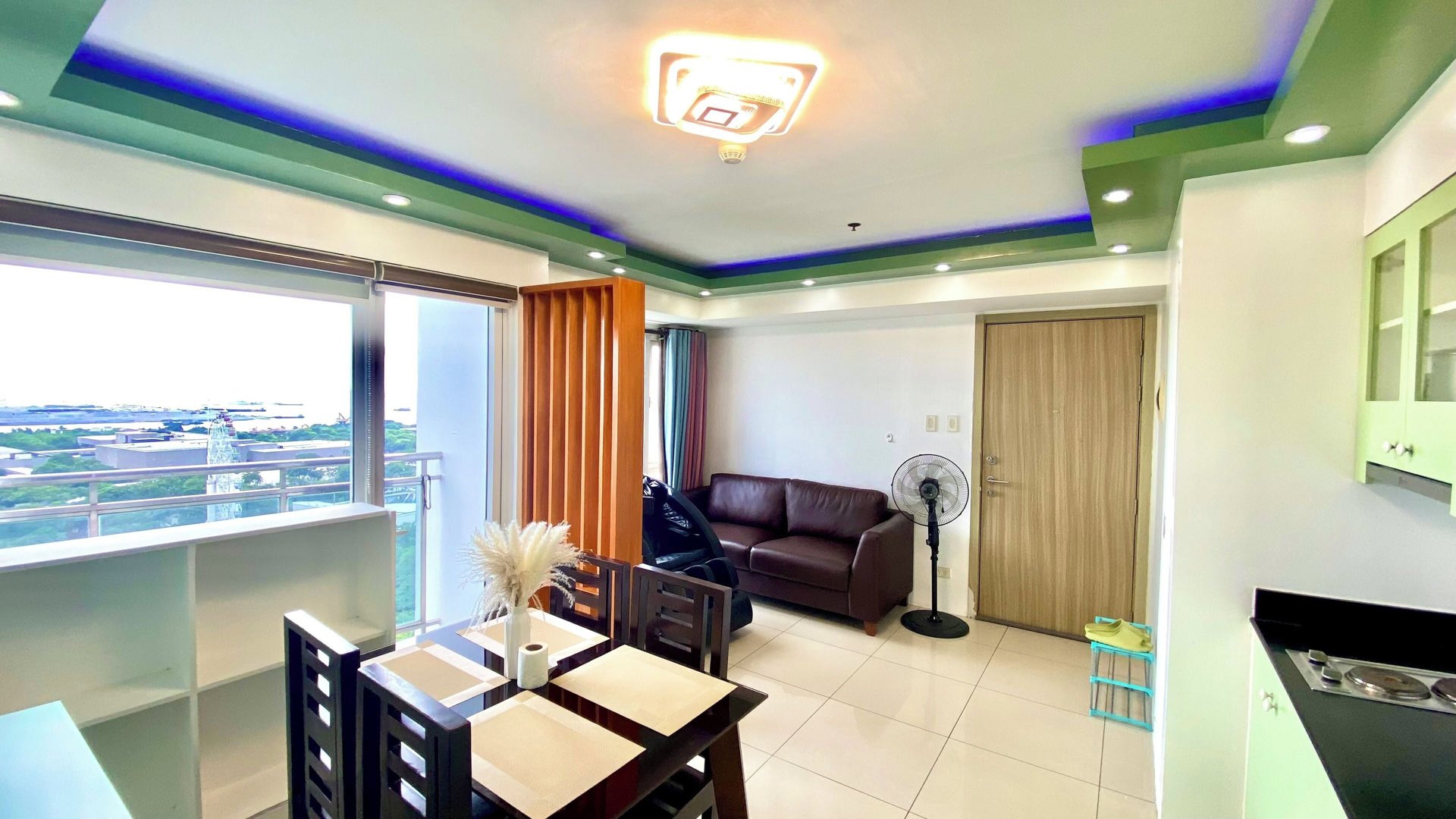 Hotel near Airport Mall of Asia PICC WTC 5*