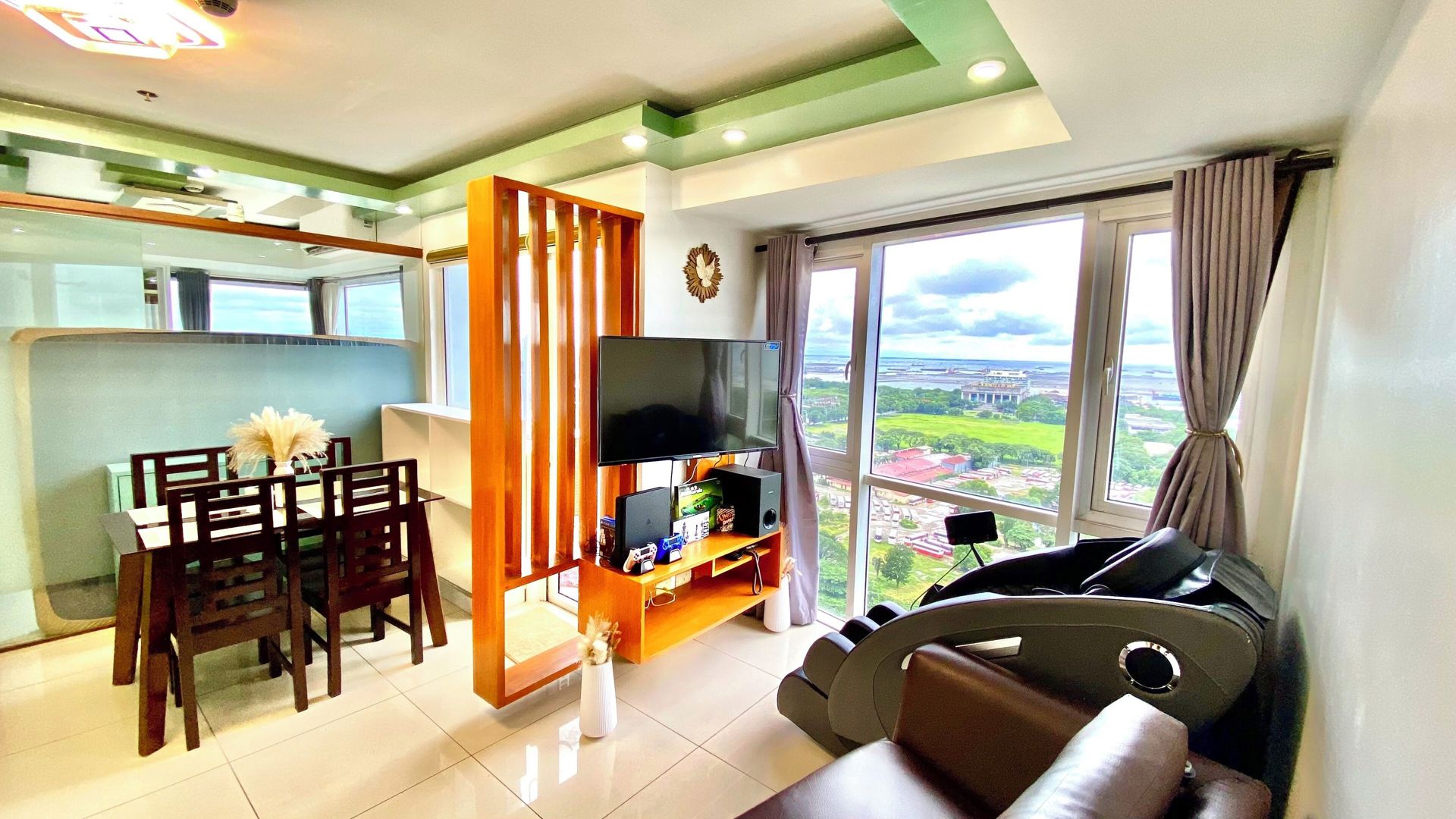 Hotel near Airport Mall of Asia PICC WTC 5*