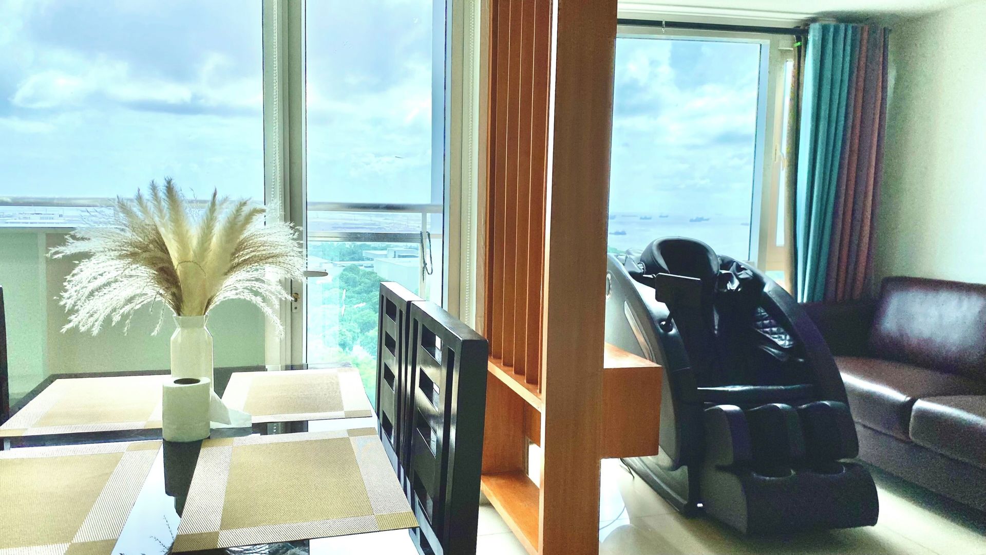Hotel near Airport Mall of Asia PICC WTC 5*