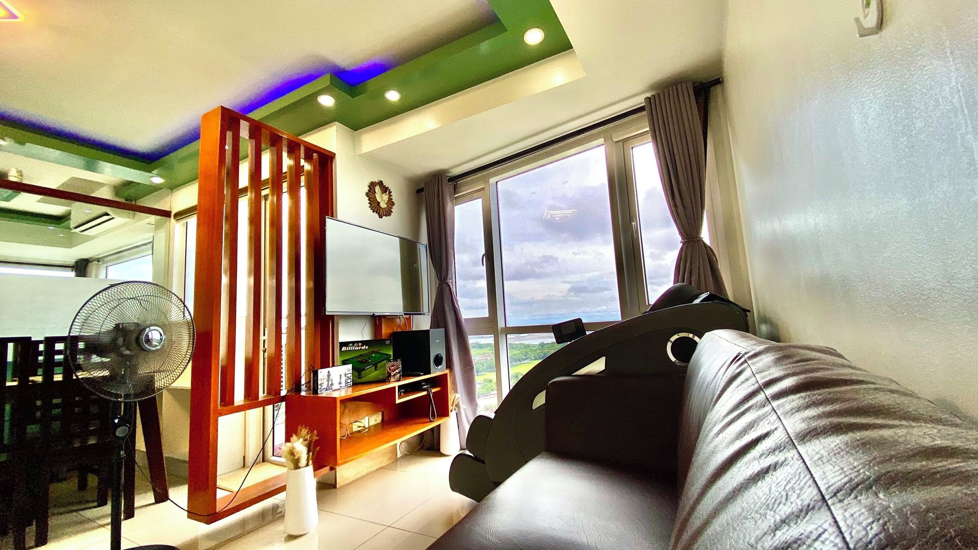 Hotel near Airport Mall of Asia PICC WTC 5*