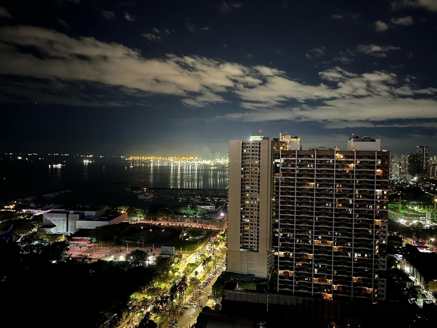 SMDC Breeze Residences Pasay 5*