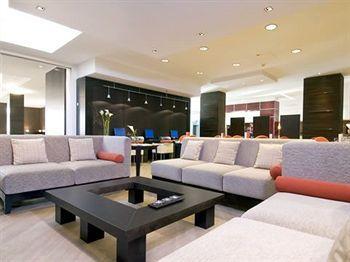 NH Vienna Airport Conference Center 4*