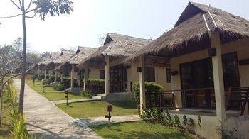 Diamond Village Pai 2*