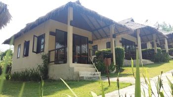 Diamond Village Pai 2*