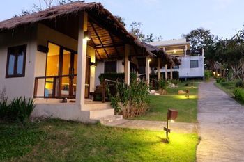 Diamond Village Pai 2*
