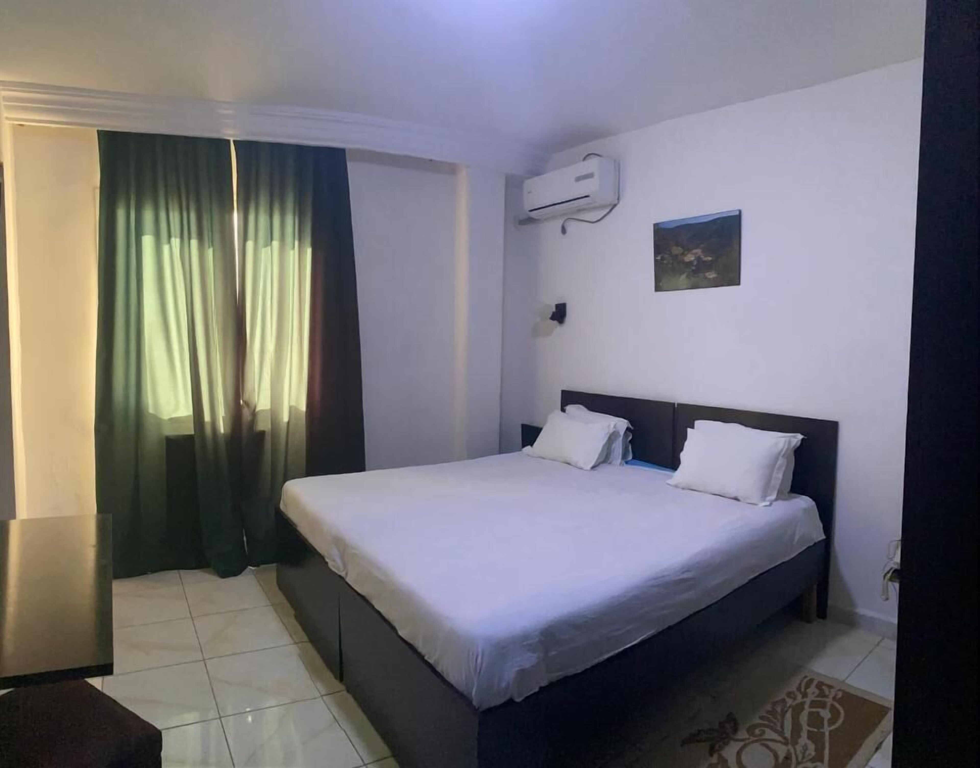 Hotel Metropole Residence 2*