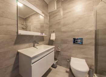 Room Room Motel 2*
