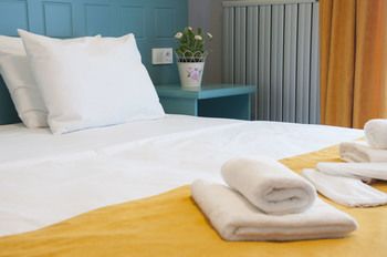 Room Room Motel 2*
