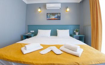 Room Room Motel 2*