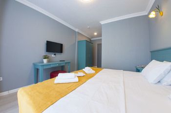 Room Room Motel 2*