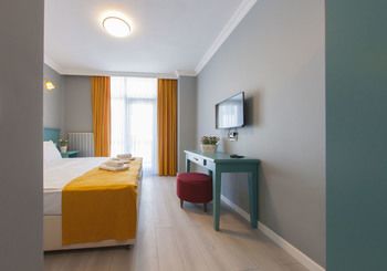 Room Room Motel 2*