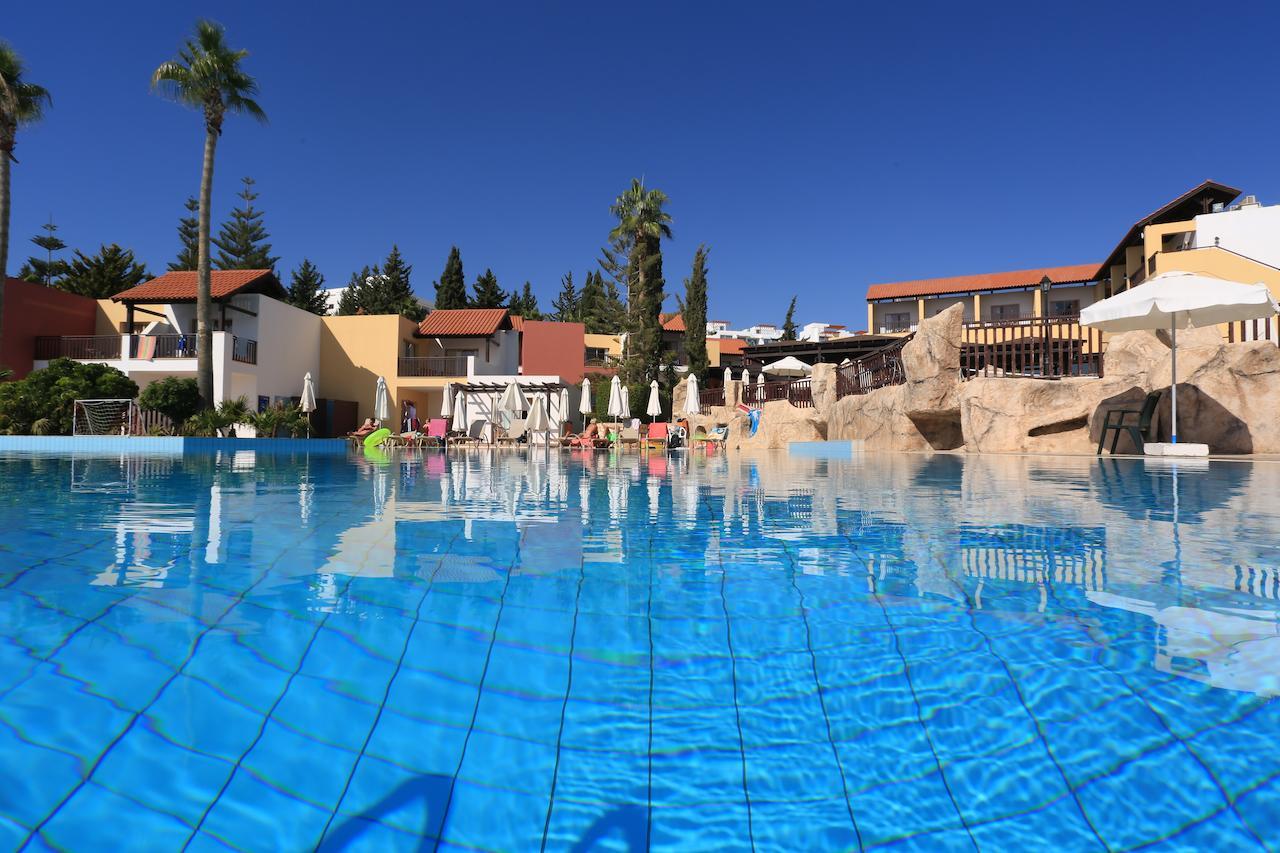 Aqua village. Кипр Холидей Виладж Пафос. Aqua Sol Water Park Resort. Aqua Sol Holiday Village Water Park. Aqua Sol Кипр.