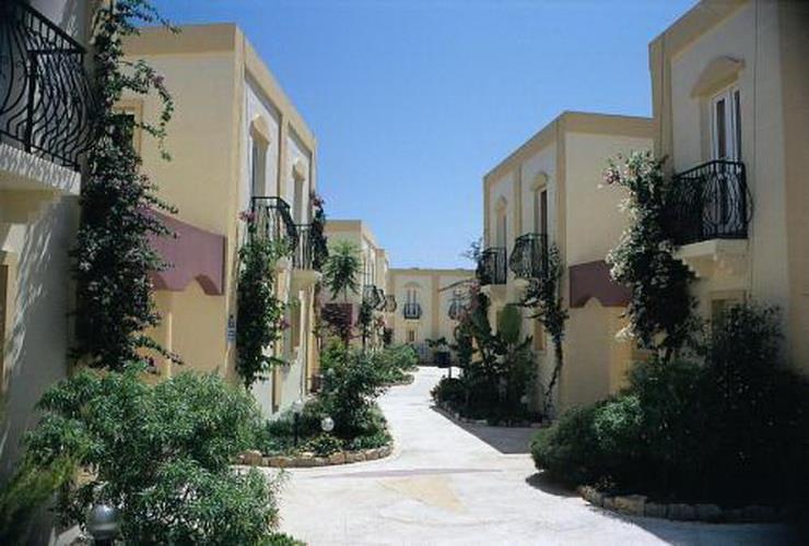Paloma Bitez Apartments 0*