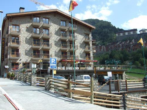 Hotel Canaro & Ski 4*