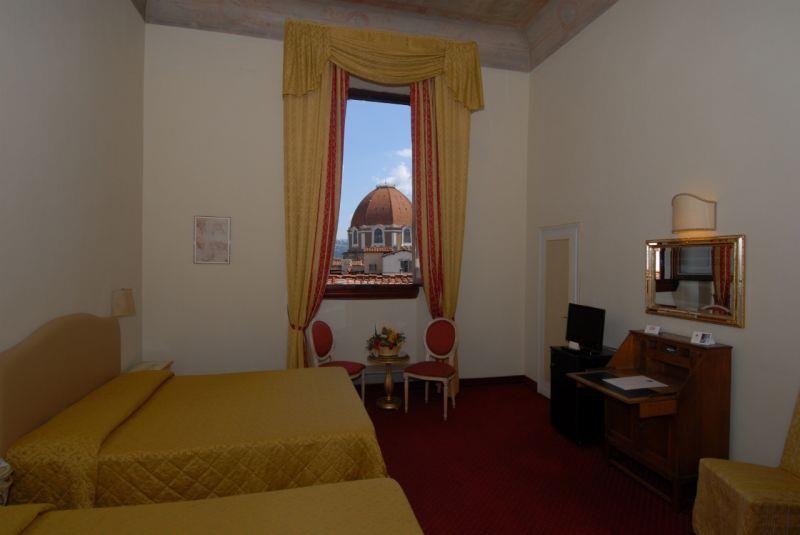Paris Hotel Rome 3*
