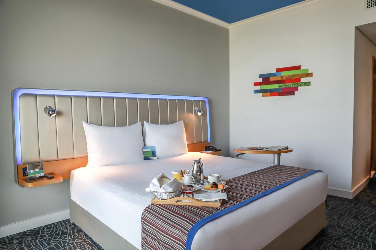 Park Inn by Radisson Abu Dhabi Yas Island 3*