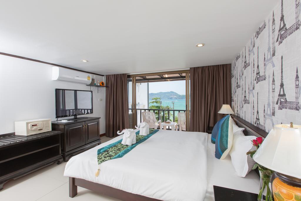 Best western beachfront hotel phuket. Swiss Hotel Пхукет. Коконут Виладж Резорт Пхукет. Патонг отели. Свис отель Тайланд.
