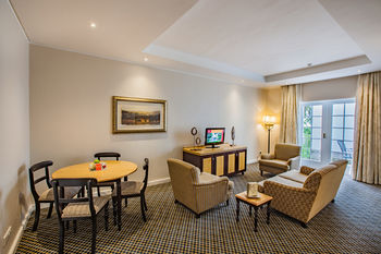 City Lodge Hotel GrandWest 3*