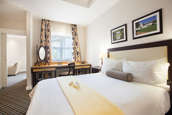 City Lodge Hotel GrandWest 3*