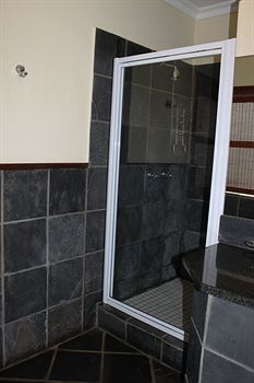 Premier Hotel Roodevalley 3*