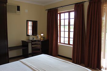 Premier Hotel Roodevalley 3*