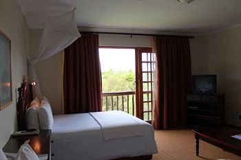 Premier Hotel Roodevalley 3*