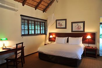 Premier Hotel Roodevalley 3*