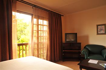 Premier Hotel Roodevalley 3*