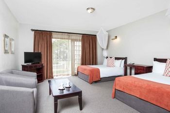 Premier Hotel Roodevalley 3*