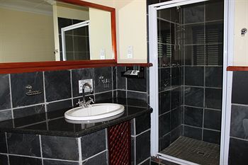 Premier Hotel Roodevalley 3*