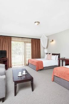 Premier Hotel Roodevalley 3*