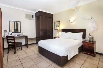 Premier Hotel Roodevalley 3*