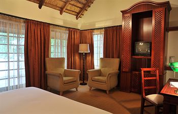 Premier Hotel Roodevalley 3*