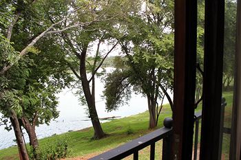 Premier Hotel Roodevalley 3*