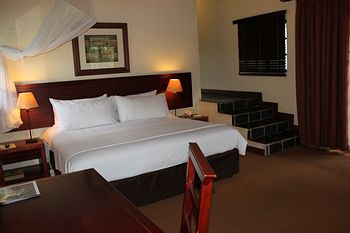 Premier Hotel Roodevalley 3*