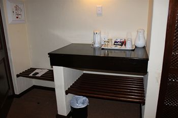 Premier Hotel Roodevalley 3*