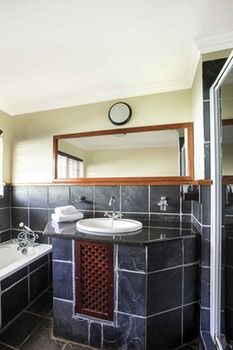 Premier Hotel Roodevalley 3*