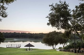 Premier Hotel Roodevalley 3*