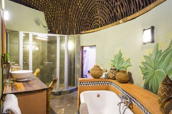 aha Lesedi Cultural Village 0*