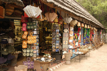 aha Lesedi Cultural Village 0*