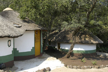 aha Lesedi Cultural Village 0*