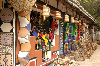 aha Lesedi Cultural Village 0*