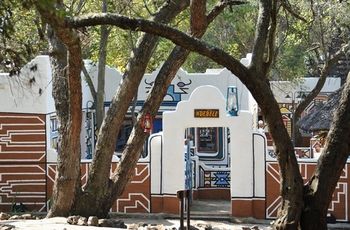 aha Lesedi Cultural Village 0*