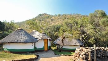aha Lesedi Cultural Village 0*