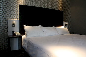Manhattan Hotel 3*