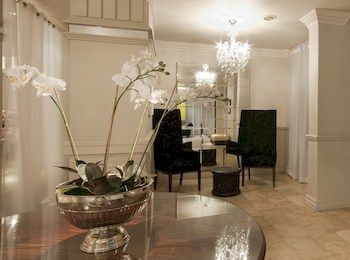 Manhattan Hotel 3*