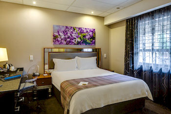ANEW Hotel Hatfield Pretoria 4*