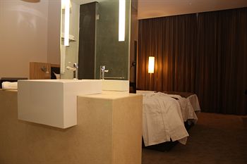 aha Gateway Hotel 3*